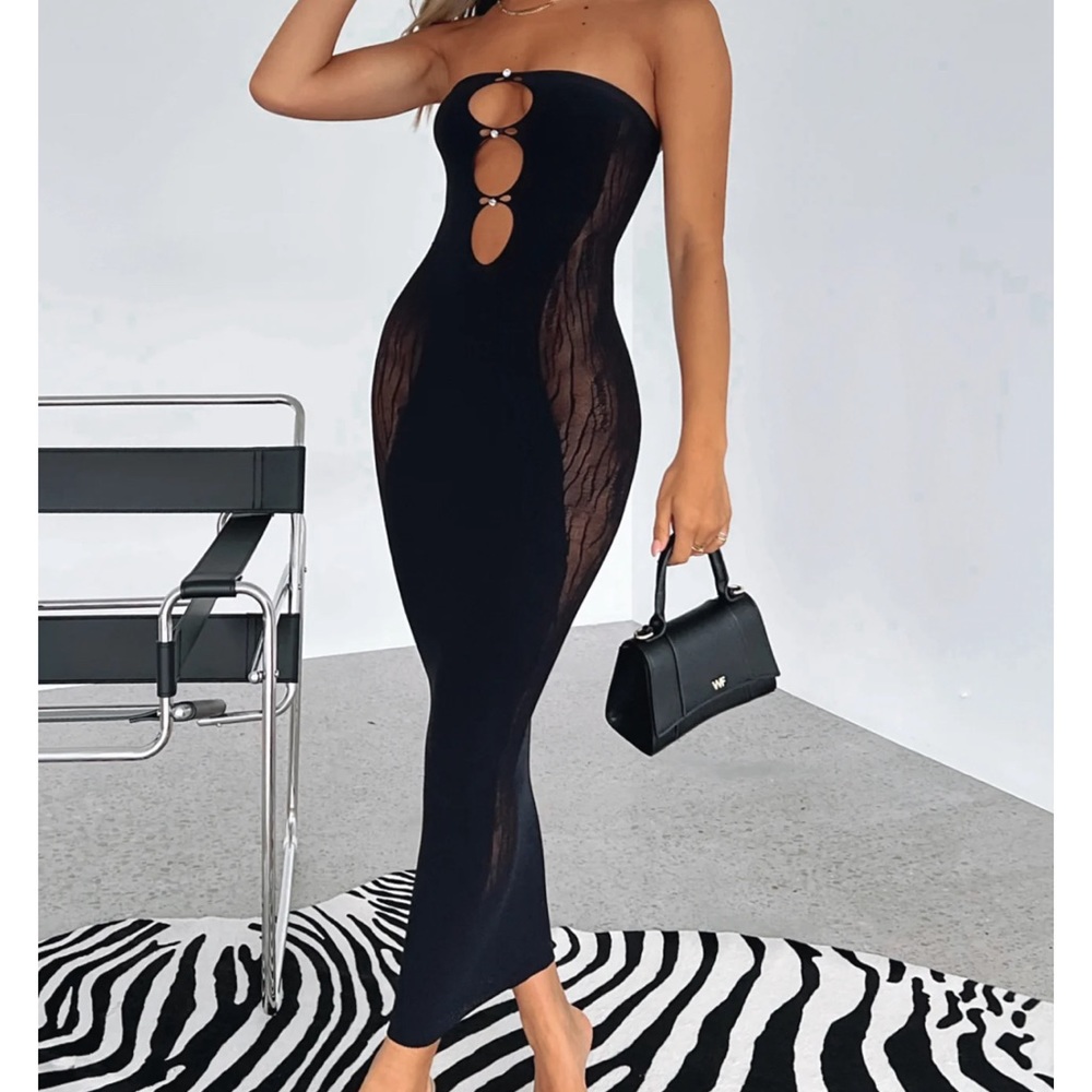Black fitted dress